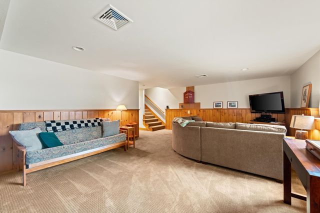 33 Arrowhead Point Road, Bristol, NH 03222