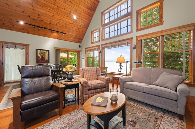 33 Arrowhead Point Road, Bristol, NH 03222