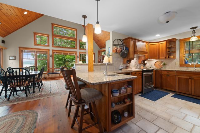 33 Arrowhead Point Road, Bristol, NH 03222