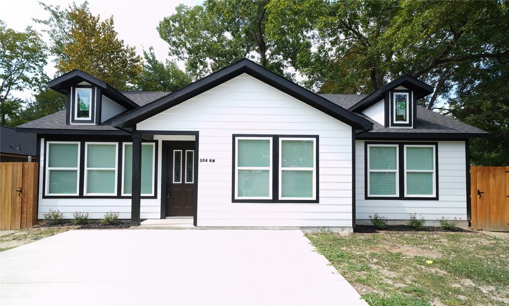 504 NW 4th Street, Kerens, TX 75144