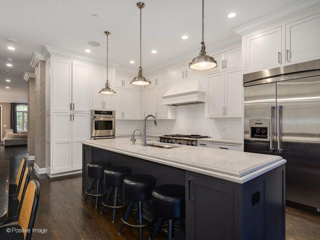 2122 N Magnolia Avenue, Chicago, IL 60614