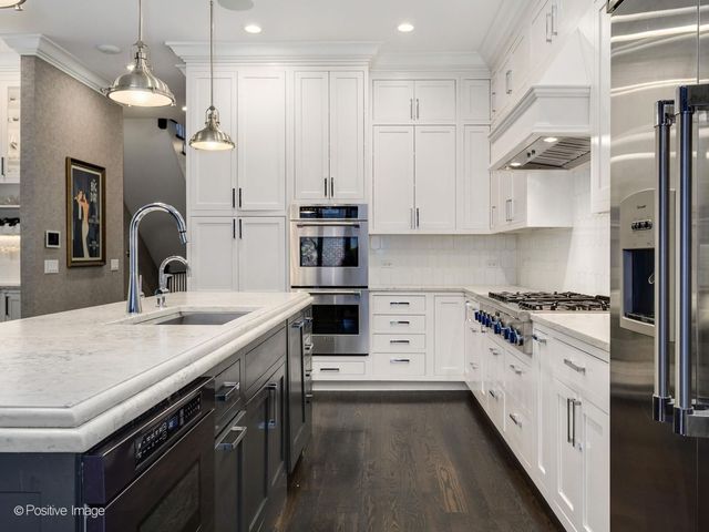 2122 N Magnolia Avenue, Chicago, IL 60614