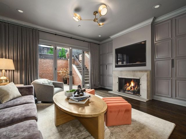 2122 N Magnolia Avenue, Chicago, IL 60614