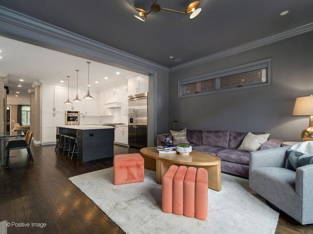 2122 N Magnolia Avenue, Chicago, IL 60614