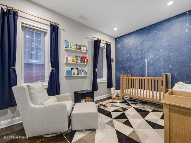 2122 N Magnolia Avenue, Chicago, IL 60614