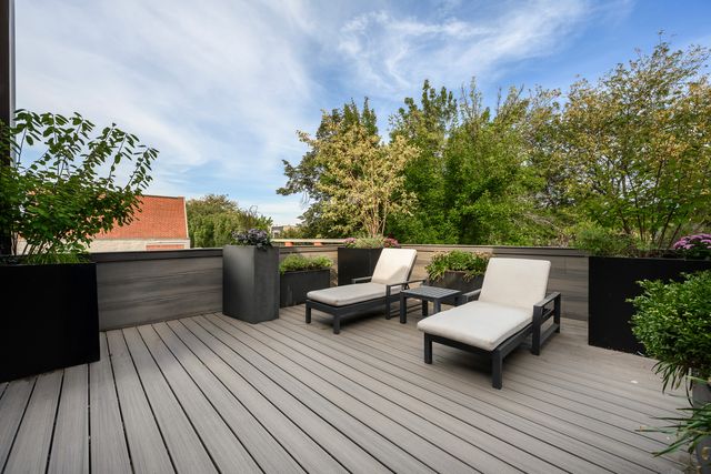 2122 N Magnolia Avenue, Chicago, IL 60614