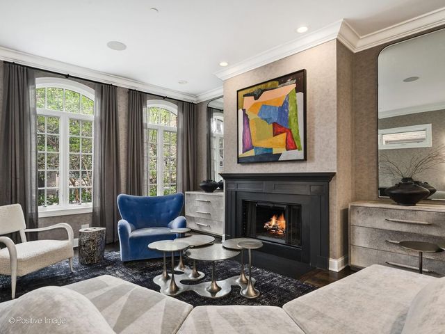 2122 N Magnolia Avenue, Chicago, IL 60614