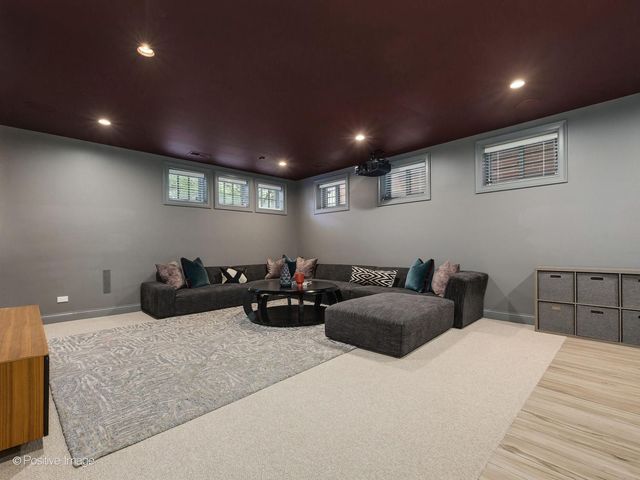 2122 N Magnolia Avenue, Chicago, IL 60614