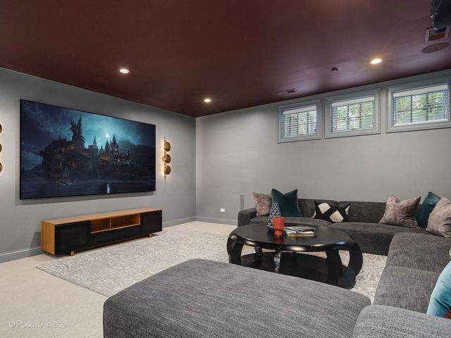 2122 N Magnolia Avenue, Chicago, IL 60614