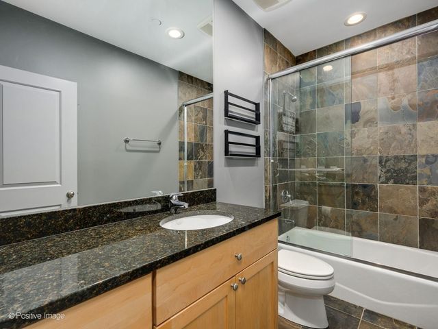 2122 N Magnolia Avenue, Chicago, IL 60614