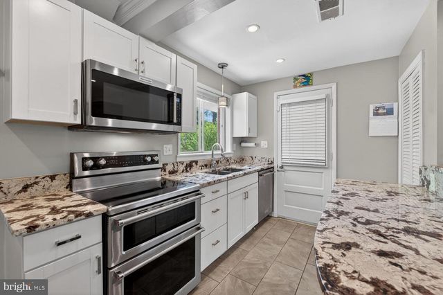 3407 SPRING LAKE TER, Fairfax, VA 22030