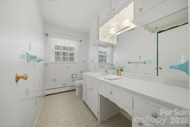 406 Wedgewood Place SW, Lenoir, NC 28645