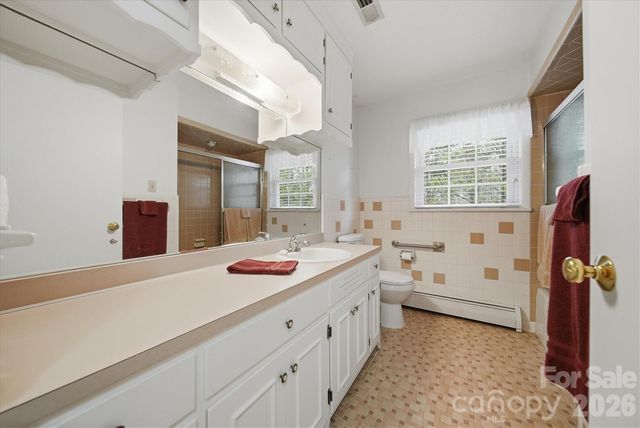 406 Wedgewood Place SW, Lenoir, NC 28645