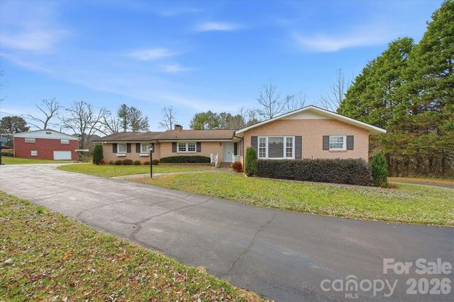 406 Wedgewood Place SW, Lenoir, NC 28645