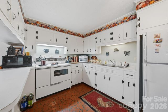 406 Wedgewood Place SW, Lenoir, NC 28645