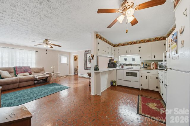 406 Wedgewood Place SW, Lenoir, NC 28645