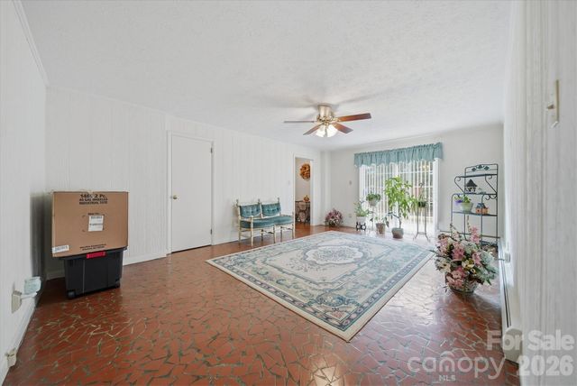 406 Wedgewood Place SW, Lenoir, NC 28645