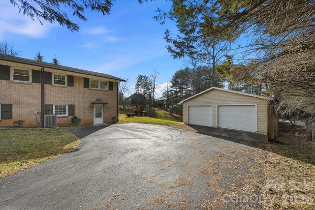 406 Wedgewood Place SW, Lenoir, NC 28645