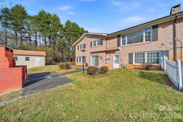 406 Wedgewood Place SW, Lenoir, NC 28645