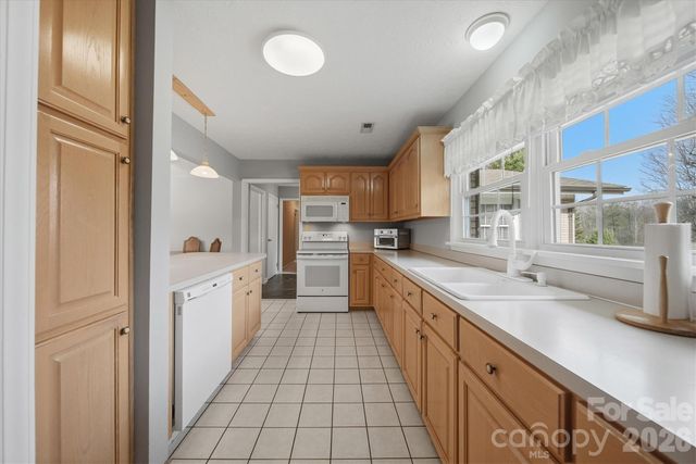 406 Wedgewood Place SW, Lenoir, NC 28645