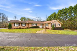 406 Wedgewood Place SW, Lenoir, NC 28645