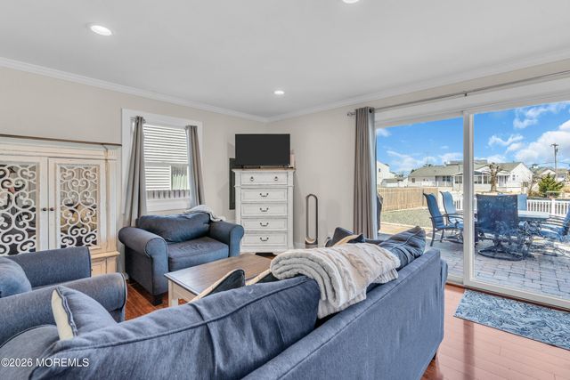 530 Bayview Drive, Toms River, NJ 08753