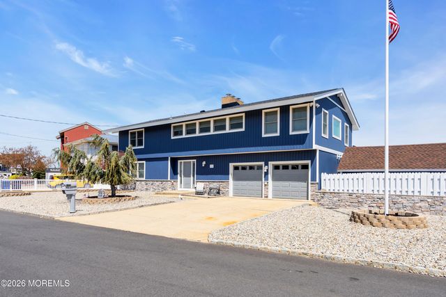 530 Bayview Drive, Toms River, NJ 08753