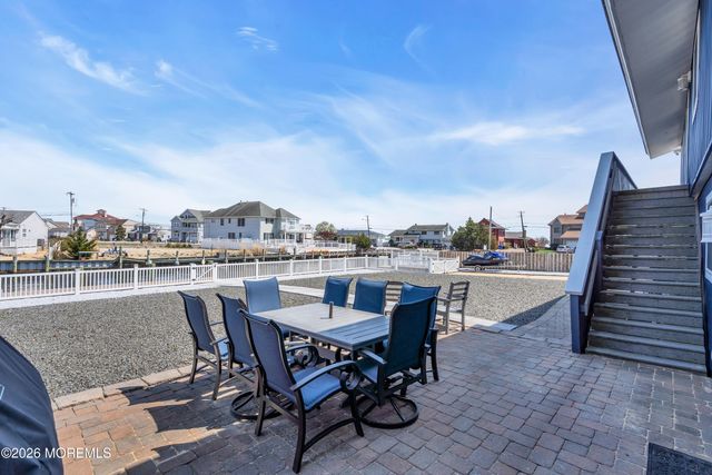 530 Bayview Drive, Toms River, NJ 08753