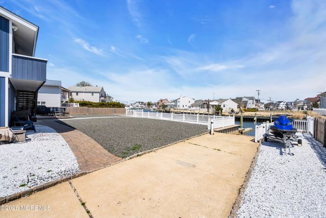 530 Bayview Drive, Toms River, NJ 08753