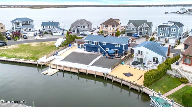 530 Bayview Drive, Toms River, NJ 08753