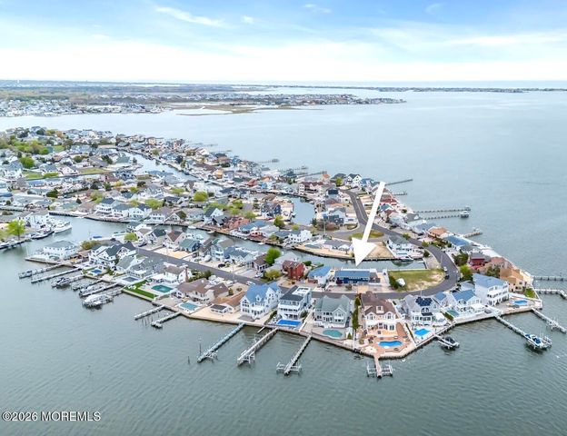 530 Bayview Drive, Toms River, NJ 08753