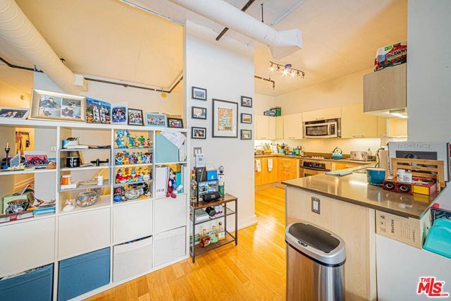 645 W 9th Street 628, Los Angeles, CA 90015