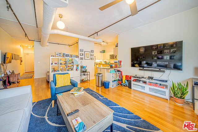 645 W 9th Street 628, Los Angeles, CA 90015