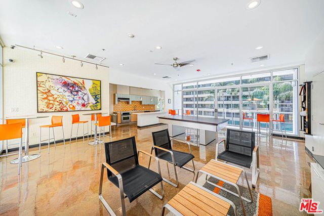 645 W 9th Street 628, Los Angeles, CA 90015