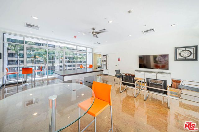 645 W 9th Street 628, Los Angeles, CA 90015