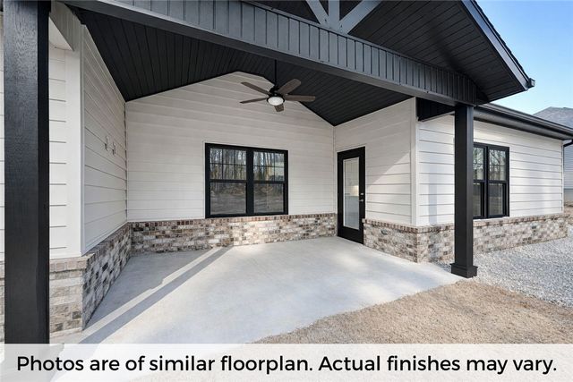 5009 Farmhouse Street, Tontitown, AR 72762