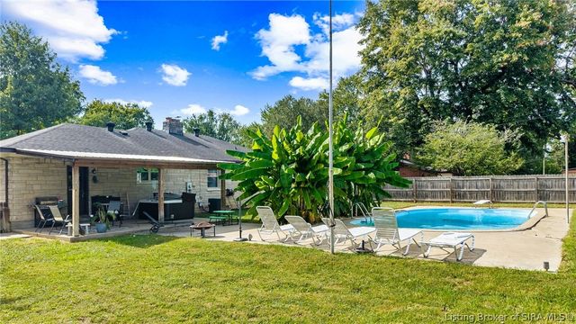 188 Forest Drive, Jeffersonville, IN 47130