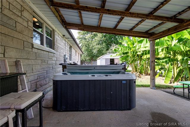 188 Forest Drive, Jeffersonville, IN 47130