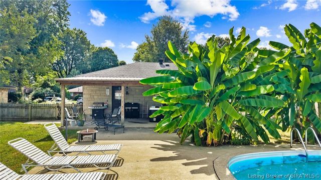 188 Forest Drive, Jeffersonville, IN 47130