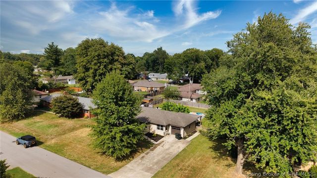 188 Forest Drive, Jeffersonville, IN 47130