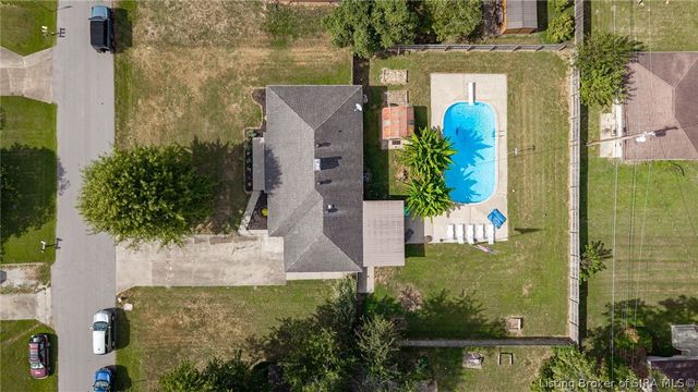 188 Forest Drive, Jeffersonville, IN 47130
