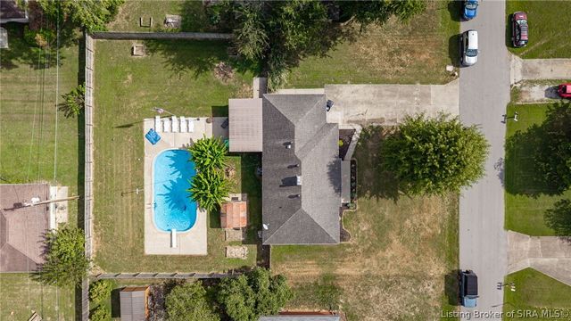 188 Forest Drive, Jeffersonville, IN 47130