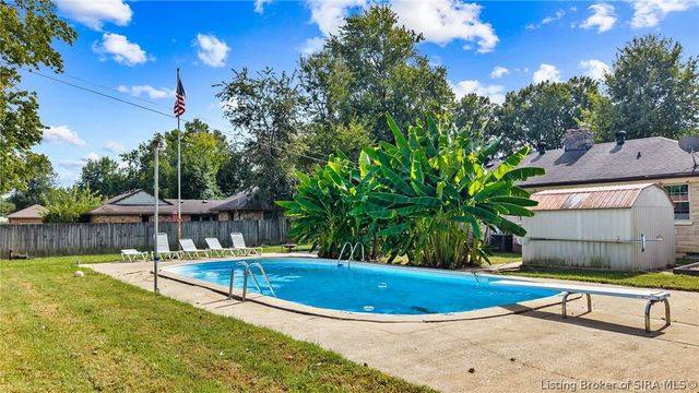 188 Forest Drive, Jeffersonville, IN 47130