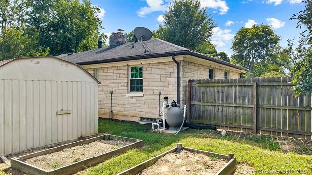 188 Forest Drive, Jeffersonville, IN 47130