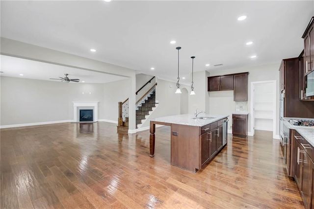 5935 stansbury Summit, Alpharetta, GA 30005