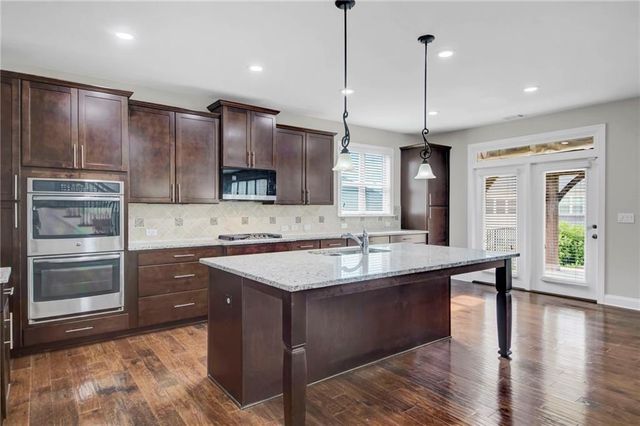 5935 stansbury Summit, Alpharetta, GA 30005