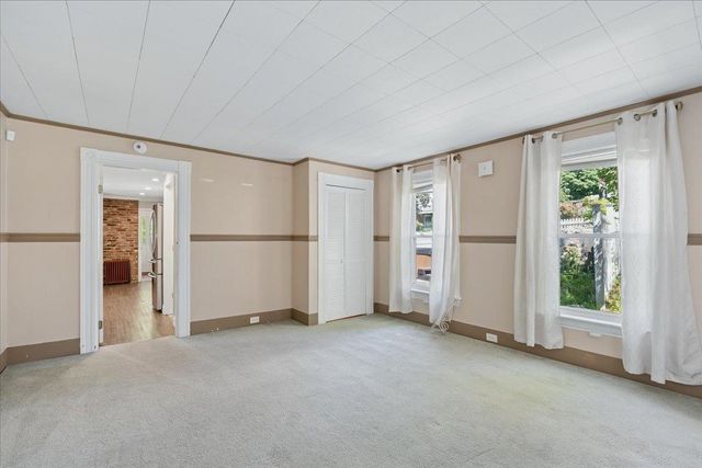 564 River Road, Manchester, NH 03104