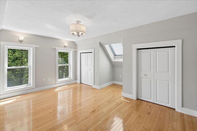 564 River Road, Manchester, NH 03104