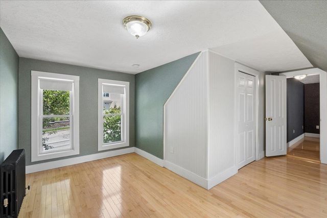 564 River Road, Manchester, NH 03104