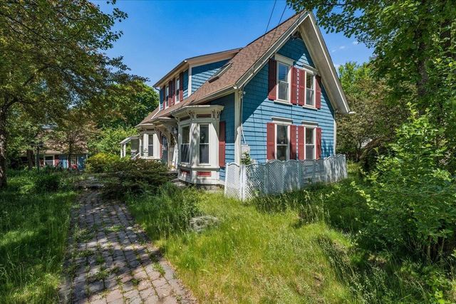 564 River Road, Manchester, NH 03104